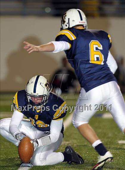 Thumbnail 3 in DeSoto vs. Stony Point (5A Region 2 Quarterfinals) photogallery.