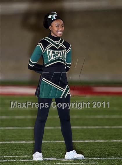 Thumbnail 2 in DeSoto vs. Stony Point (5A Region 2 Quarterfinals) photogallery.