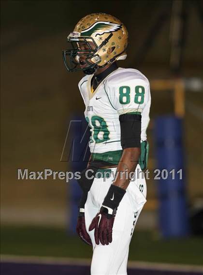Thumbnail 1 in DeSoto vs. Stony Point (5A Region 2 Quarterfinals) photogallery.