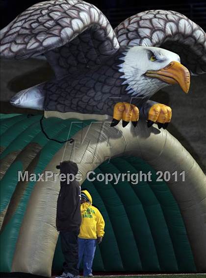 Thumbnail 3 in DeSoto vs. Stony Point (5A Region 2 Quarterfinals) photogallery.
