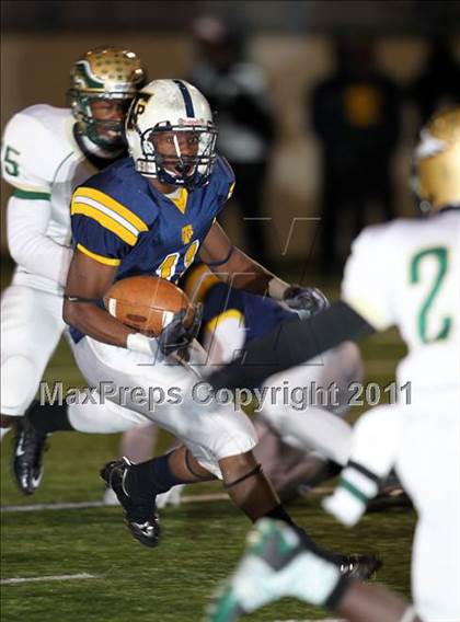 Thumbnail 3 in DeSoto vs. Stony Point (5A Region 2 Quarterfinals) photogallery.