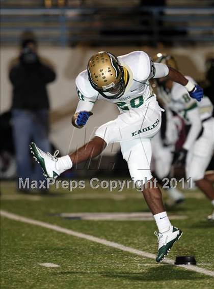 Thumbnail 1 in DeSoto vs. Stony Point (5A Region 2 Quarterfinals) photogallery.