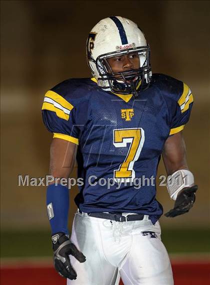 Thumbnail 3 in DeSoto vs. Stony Point (5A Region 2 Quarterfinals) photogallery.