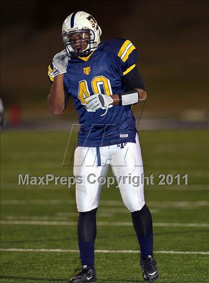 Thumbnail 2 in DeSoto vs. Stony Point (5A Region 2 Quarterfinals) photogallery.