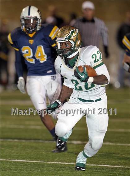 Thumbnail 2 in DeSoto vs. Stony Point (5A Region 2 Quarterfinals) photogallery.