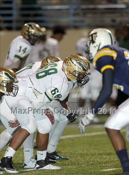 Thumbnail 1 in DeSoto vs. Stony Point (5A Region 2 Quarterfinals) photogallery.