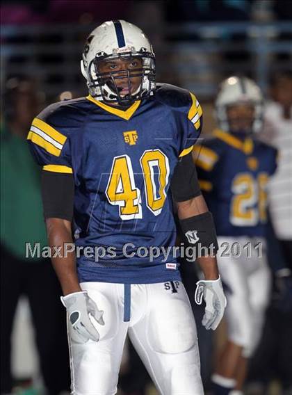 Thumbnail 1 in DeSoto vs. Stony Point (5A Region 2 Quarterfinals) photogallery.