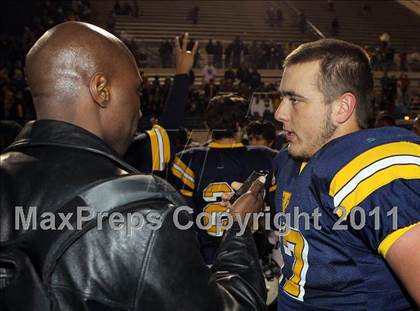 Thumbnail 3 in DeSoto vs. Stony Point (5A Region 2 Quarterfinals) photogallery.