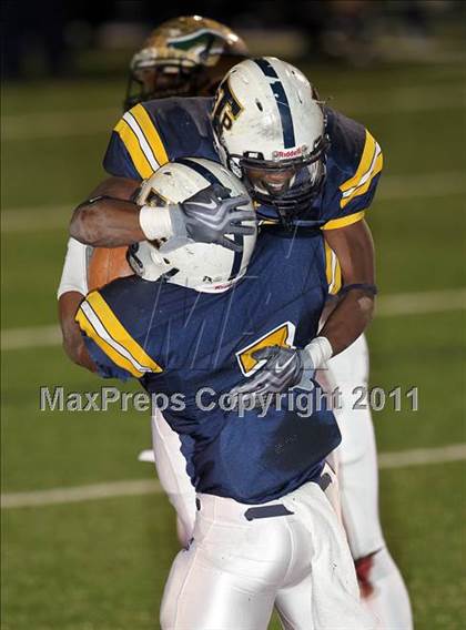 Thumbnail 2 in DeSoto vs. Stony Point (5A Region 2 Quarterfinals) photogallery.