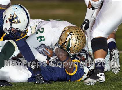 Thumbnail 3 in DeSoto vs. Stony Point (5A Region 2 Quarterfinals) photogallery.