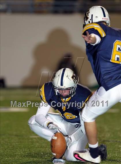 Thumbnail 3 in DeSoto vs. Stony Point (5A Region 2 Quarterfinals) photogallery.