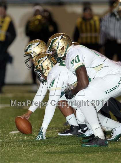 Thumbnail 2 in DeSoto vs. Stony Point (5A Region 2 Quarterfinals) photogallery.