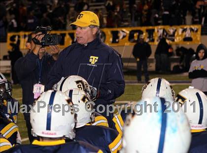 Thumbnail 1 in DeSoto vs. Stony Point (5A Region 2 Quarterfinals) photogallery.