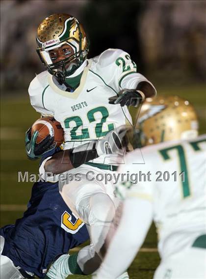 Thumbnail 1 in DeSoto vs. Stony Point (5A Region 2 Quarterfinals) photogallery.