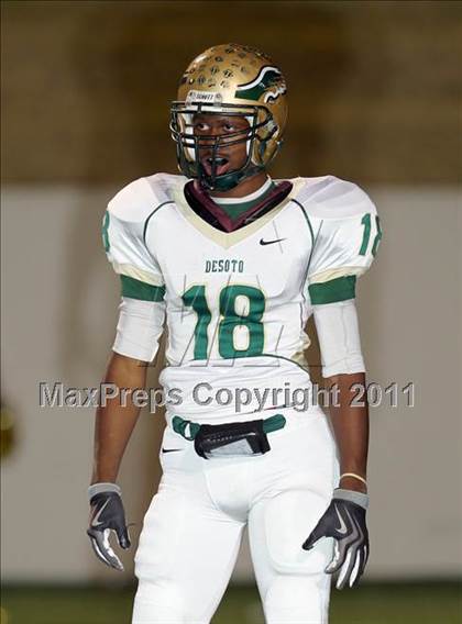 Thumbnail 1 in DeSoto vs. Stony Point (5A Region 2 Quarterfinals) photogallery.