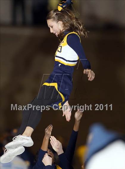 Thumbnail 3 in DeSoto vs. Stony Point (5A Region 2 Quarterfinals) photogallery.