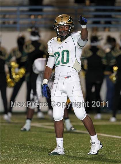 Thumbnail 3 in DeSoto vs. Stony Point (5A Region 2 Quarterfinals) photogallery.