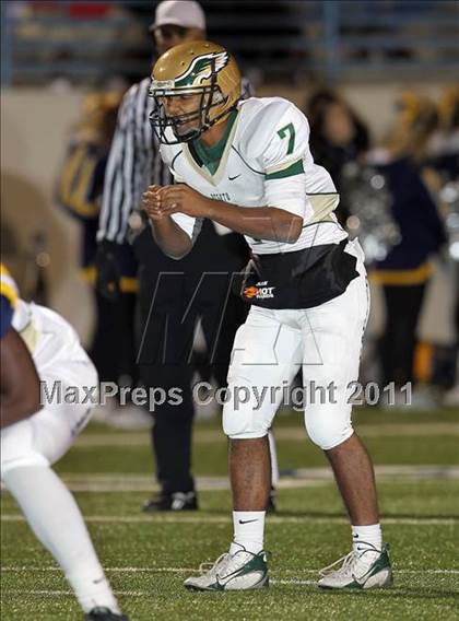 Thumbnail 3 in DeSoto vs. Stony Point (5A Region 2 Quarterfinals) photogallery.