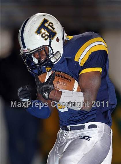 Thumbnail 3 in DeSoto vs. Stony Point (5A Region 2 Quarterfinals) photogallery.