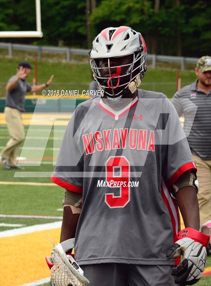 Thumbnail 2 in Mamaroneck vs. Niskayuna (NYSPHSAA Class A Regional Final) photogallery.
