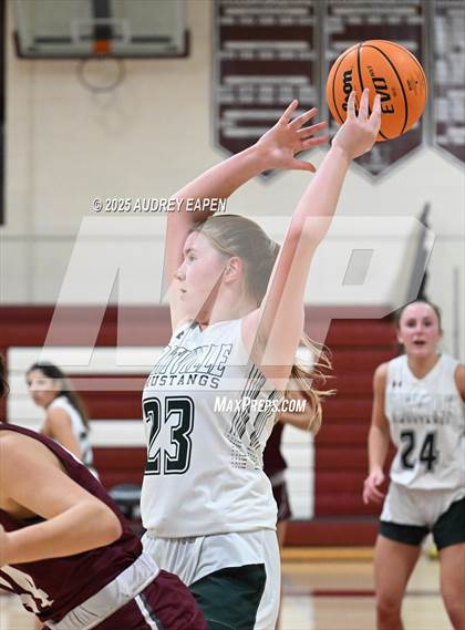 Thumbnail 2 in Montville vs. Morristown photogallery.