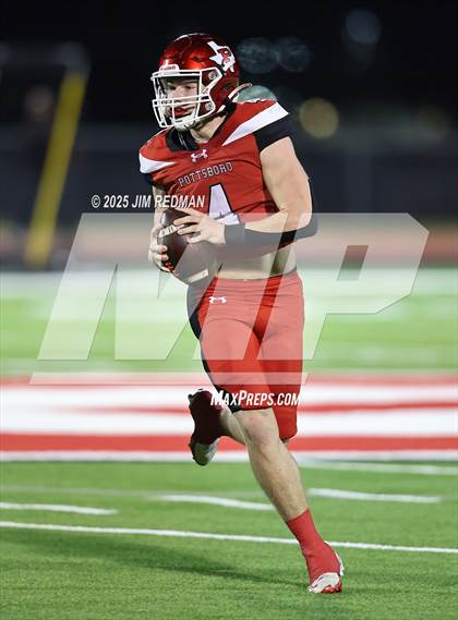 Thumbnail 3 in Malakoff @ Pottsboro (UIL 3A D1 Area Football Playoff) photogallery.