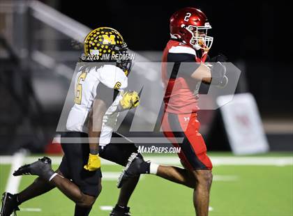 Thumbnail 2 in Malakoff @ Pottsboro (UIL 3A D1 Area Football Playoff) photogallery.