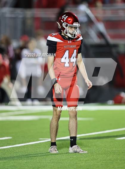 Thumbnail 2 in Malakoff @ Pottsboro (UIL 3A D1 Area Football Playoff) photogallery.