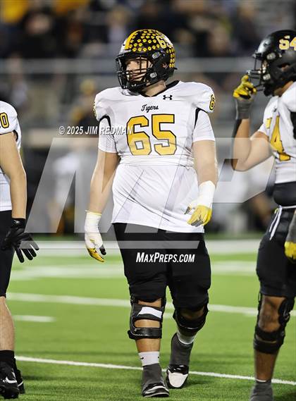 Thumbnail 1 in Malakoff @ Pottsboro (UIL 3A D1 Area Football Playoff) photogallery.