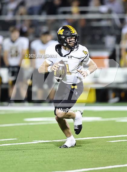 Thumbnail 3 in Malakoff @ Pottsboro (UIL 3A D1 Area Football Playoff) photogallery.