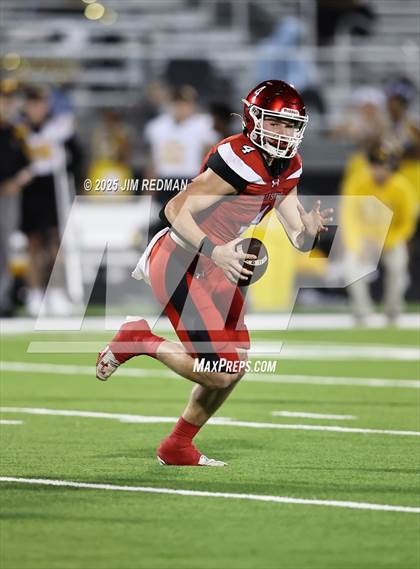 Thumbnail 3 in Malakoff @ Pottsboro (UIL 3A D1 Area Football Playoff) photogallery.
