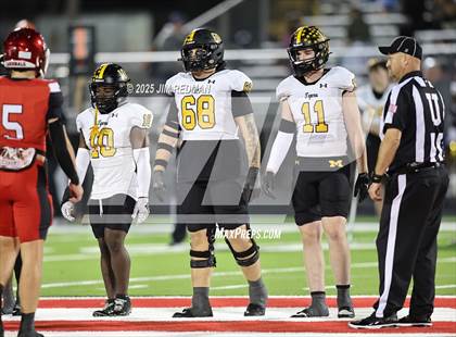 Thumbnail 1 in Malakoff @ Pottsboro (UIL 3A D1 Area Football Playoff) photogallery.