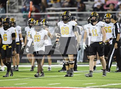 Thumbnail 3 in Malakoff @ Pottsboro (UIL 3A D1 Area Football Playoff) photogallery.