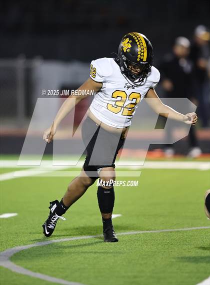 Thumbnail 1 in Malakoff @ Pottsboro (UIL 3A D1 Area Football Playoff) photogallery.