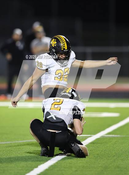 Thumbnail 1 in Malakoff @ Pottsboro (UIL 3A D1 Area Football Playoff) photogallery.