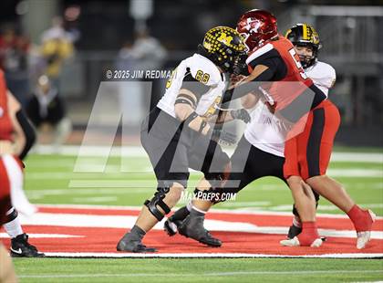 Thumbnail 2 in Malakoff @ Pottsboro (UIL 3A D1 Area Football Playoff) photogallery.