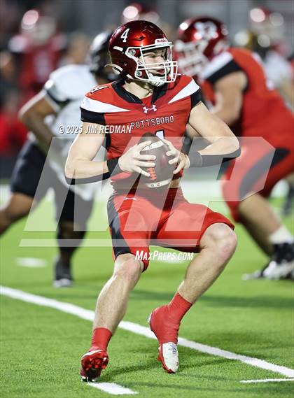 Thumbnail 1 in Malakoff @ Pottsboro (UIL 3A D1 Area Football Playoff) photogallery.