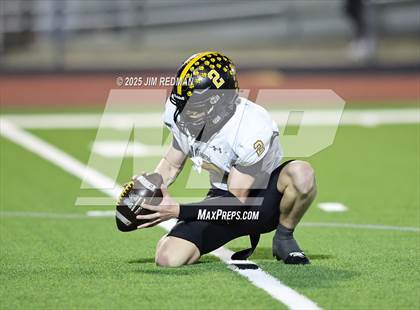Thumbnail 1 in Malakoff @ Pottsboro (UIL 3A D1 Area Football Playoff) photogallery.