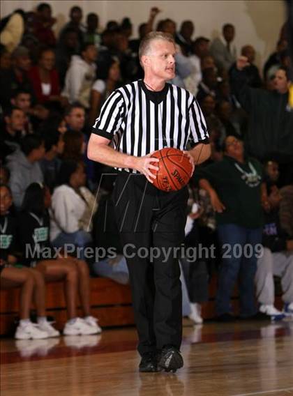 Thumbnail 2 in Bishop Montgomery vs. Inglewood (CIF SS Semifinals) photogallery.