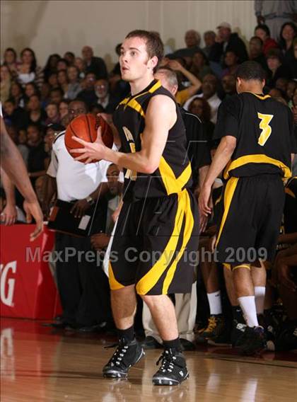Thumbnail 3 in Bishop Montgomery vs. Inglewood (CIF SS Semifinals) photogallery.