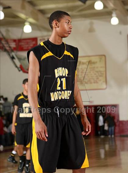 Thumbnail 2 in Bishop Montgomery vs. Inglewood (CIF SS Semifinals) photogallery.