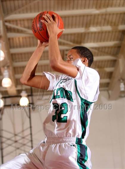 Thumbnail 3 in Bishop Montgomery vs. Inglewood (CIF SS Semifinals) photogallery.