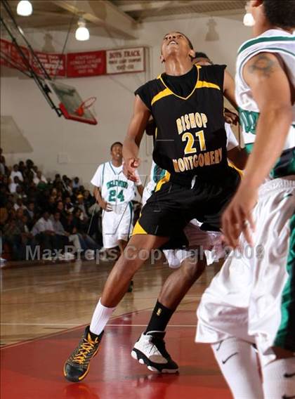 Thumbnail 3 in Bishop Montgomery vs. Inglewood (CIF SS Semifinals) photogallery.