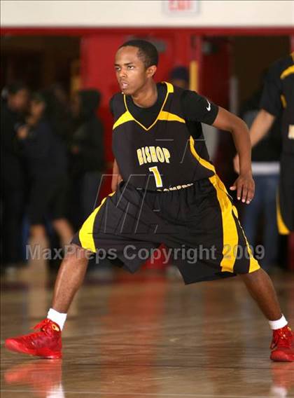 Thumbnail 3 in Bishop Montgomery vs. Inglewood (CIF SS Semifinals) photogallery.