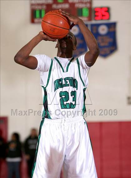 Thumbnail 2 in Bishop Montgomery vs. Inglewood (CIF SS Semifinals) photogallery.