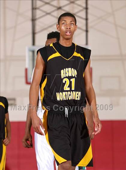 Thumbnail 3 in Bishop Montgomery vs. Inglewood (CIF SS Semifinals) photogallery.