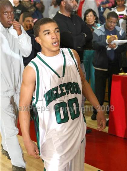 Thumbnail 2 in Bishop Montgomery vs. Inglewood (CIF SS Semifinals) photogallery.