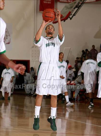 Thumbnail 3 in Bishop Montgomery vs. Inglewood (CIF SS Semifinals) photogallery.