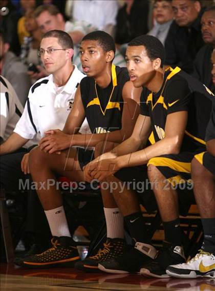 Thumbnail 1 in Bishop Montgomery vs. Inglewood (CIF SS Semifinals) photogallery.