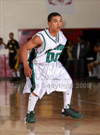 Thumbnail 2 in Bishop Montgomery vs. Inglewood (CIF SS Semifinals) photogallery.